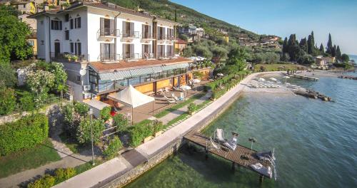 La Caletta Hotel Bolognese - 숙소 외관