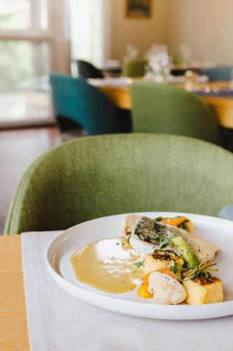 Logis Hotel Le Relais De La Poste Restaurant Le Fil du Temps - 레스토랑