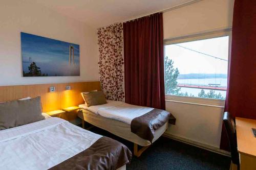 2 twin beds