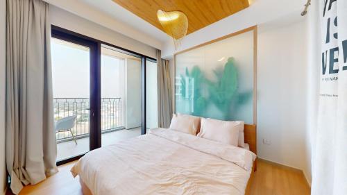 Artistic John & Yoko Retreat in Downtown Dubai - Unwind with Elegance - image 8