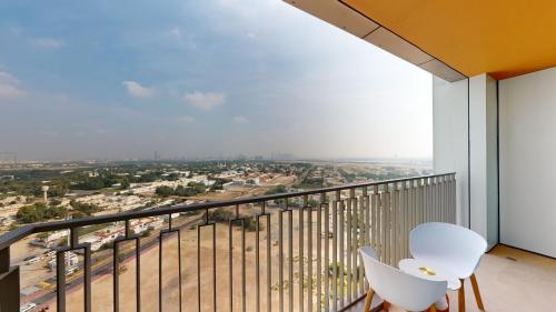 Artistic John & Yoko Retreat in Downtown Dubai - Unwind with Elegance - image 13