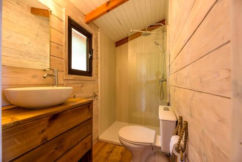 2 bedrooms, 3 beds
