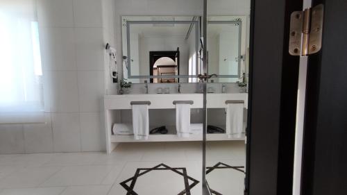 Hotel Saray - image 11