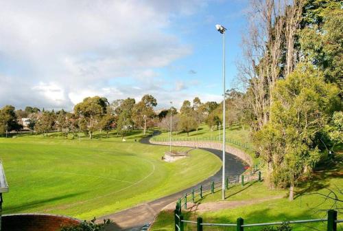 South Yarra Tranquil 2BR Abode