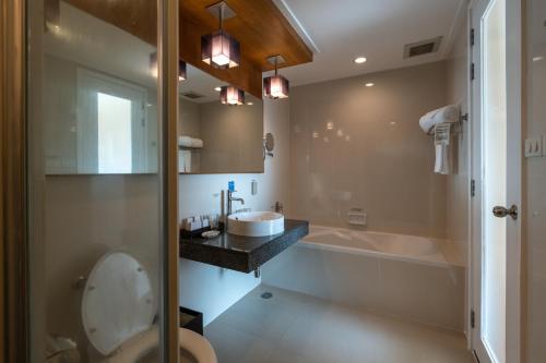 room detail thumbnail 2