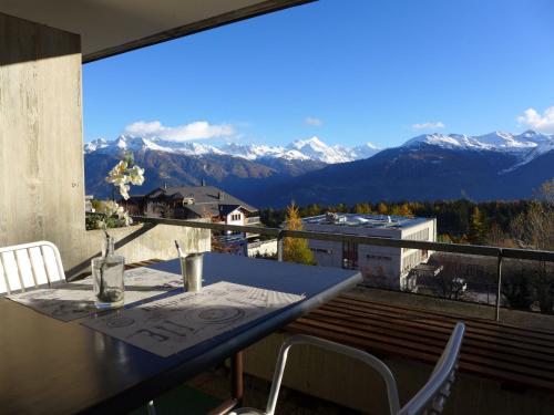  Studio Jeanne d´Arc-11 by Interhome, Ferienwohnung in Crans-Montana