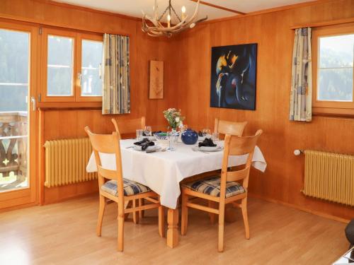  Apartment Haus Chumma Apt1 by Interhome in Frauenkirch