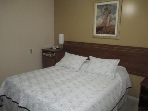 3 twin beds