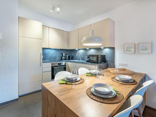  Apartment Seetraum alpe maritima Ski & See Top 3 by Interhome in Annenheim