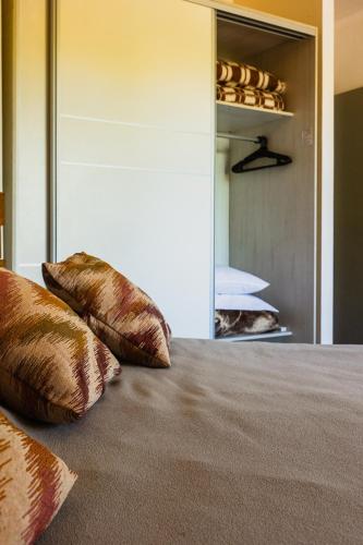 One-Bedroom Apartment image 10