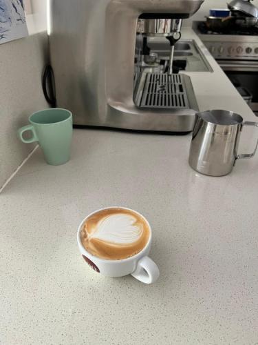 طعام و مشروبات, Melbourne Balwyn north three bedroom house in Balwyn North