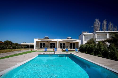 Nancy's budget villa with pool & Jacuzzi