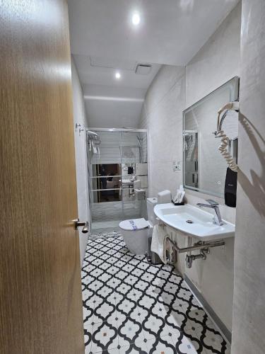Boutique Puerta Real - image 13