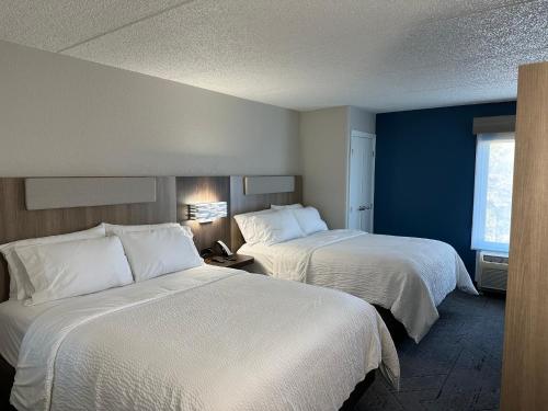 Holiday Inn Express & Suites Eden Prairie - Minneapolis, an IHG Hotel