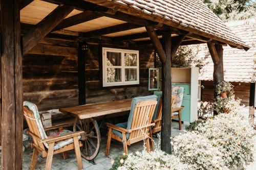 Iekārtas, Magaze de Luxe in Gradacaca