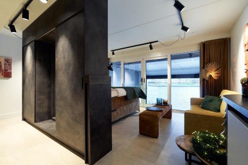 Kilátás, Nomad Water Studio in Strokel