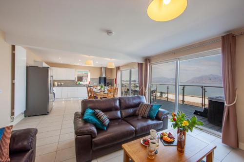 Beach Houses with Hot Tubs 2