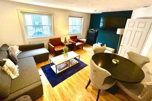 H3: Fantastic Apt - 100m from Piccadilly Circus!!