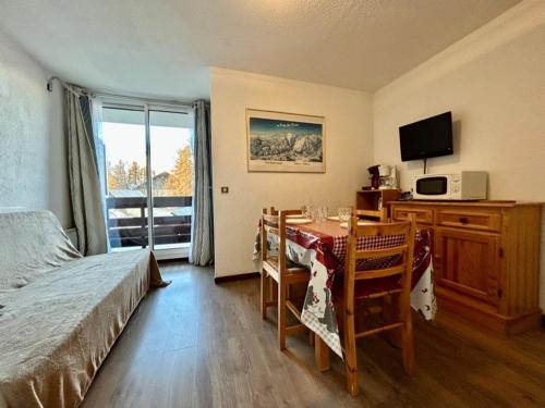 Appartement Puy-Saint-Vincent, 1 pièce, 4 personnes - FR-1-330G-9 - Location saisonnière - Puy-Saint-Vincent