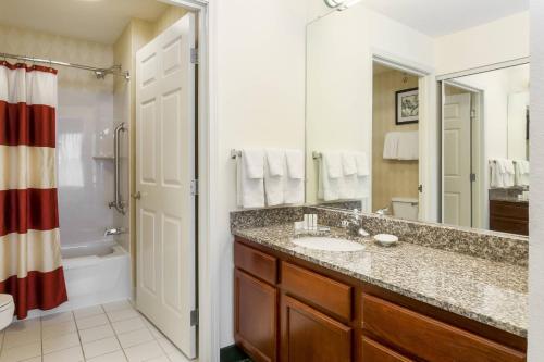 Residence Inn by Marriott Oklahoma City South - image 10