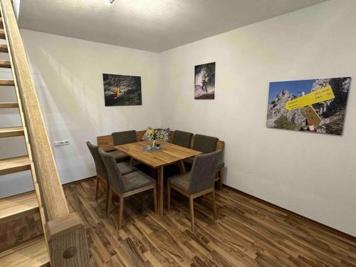 Létesítmények, 5-Zimmer-Maisonette Wohnung in Altenstadt