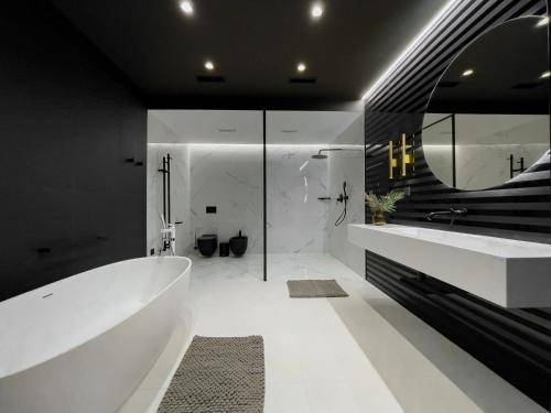 2 bedrooms, 3 beds