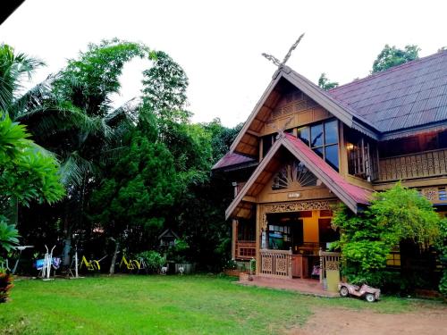 Crossroads house Mae Hong Son