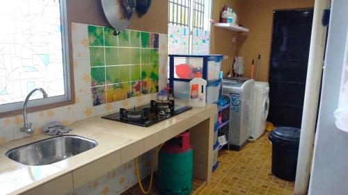 RIZQI HOMESTAY Sungai Siput with Wifi! Islamic Guest Only! in سونغاي سيبوت