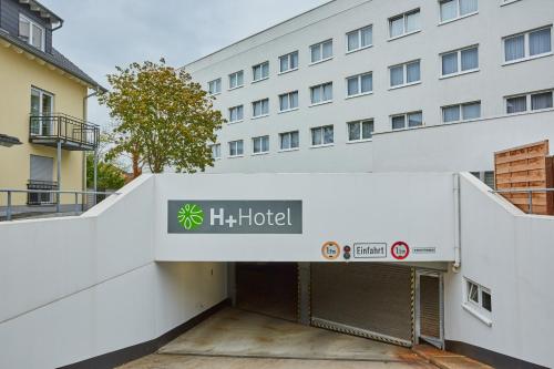 H+ Hotel Darmstadt - image 2