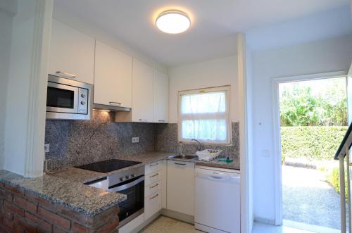 ห้องครัว, VALL PETITA 56 in ลาตอเร เบยา