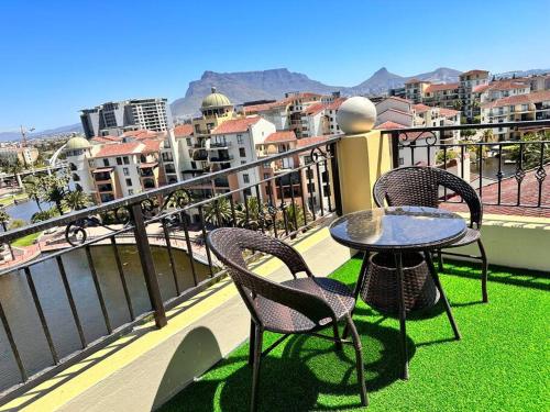 30% off Designer Penthouse - backup power - Cape Town