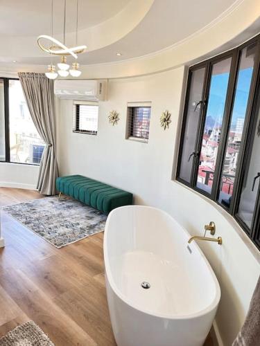 30% off Designer Penthouse - backup power - Cape Town