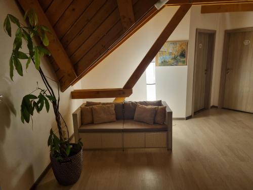 Shared lounge/TV area, Cenovicky dvur in Tuchlovice