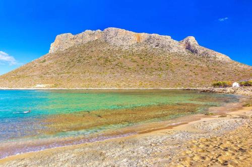 Golden Sea Villa - Tap to explore photos