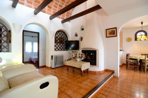 ห้องส่วนกลางสำหรับนั่งเล่น/ดูทีวี, VALL GRAN 3 in ลาตอเร เบยา