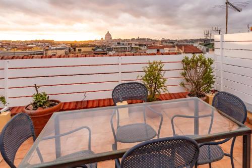 Skyline Penthouse with Private Rooftop, Rom