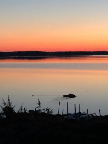 Peaceful holiday apartment with stunning lake view