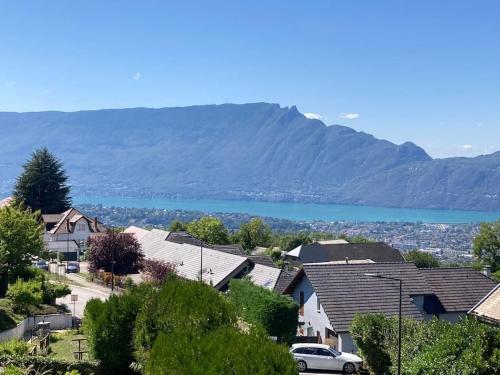 Villa Evalou de 240 m². gîte à louer Pugny-Chatenod