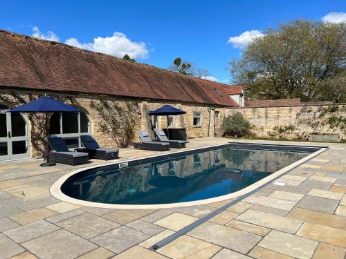 Luxury Cottage with Swimming Pool