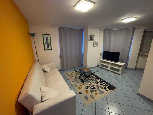  Domus Lord Byron: Formia Centro in 4023 Formia