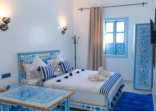 1 king bed, 1 twin bed, 1 sofa bed