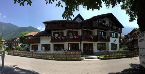 Albergo Garni Martina - Hotel - Carisolo