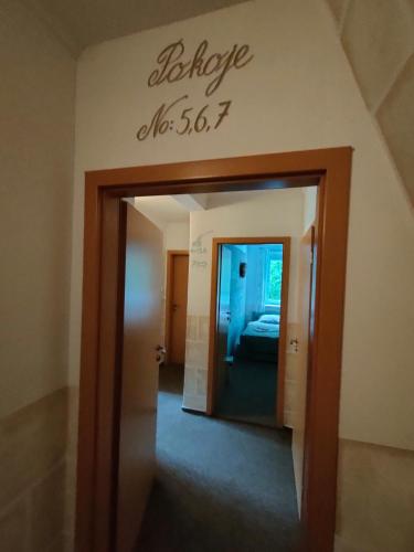 3 bedrooms, 6 beds