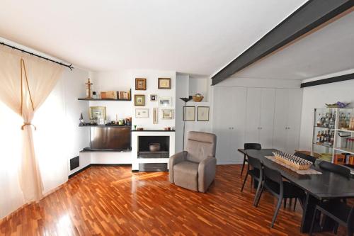 Joyful apartment in a building from the 1700s, Bergamo (photo 6)
