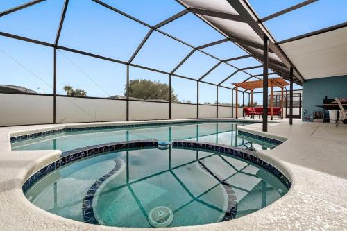 13 Mins From Disney Arcade, Private Pool, & Themed Rooms 13 Mins From Disney Arcade, Private Pool, & Themed Rooms