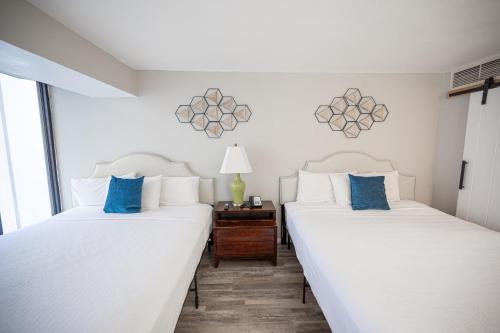 Stay Together Suites - Stylish Condominium On The Strip Sleeps 12 - NO RESORT FEE, Las Vegas (photo 7)