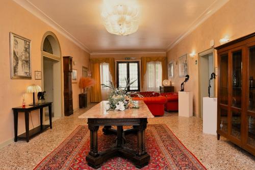 Lobi, Villa Patriarca Hotel in Mirano