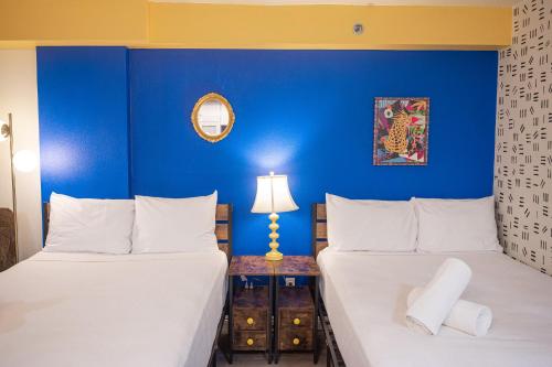 Stay Together Suites - Suite On The Strip Sleeps 8 - NO RESORT FEE, Las Vegas (photo 9)