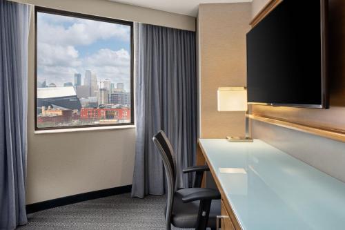 Courtyard by Marriott Minneapolis Downtown - image 13