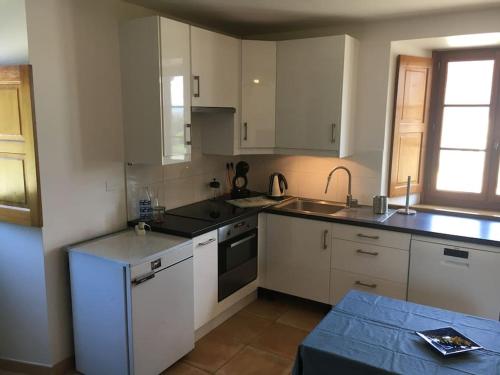 Maison confortable et calme, 2 chambres in L'Isle-d'Abeau